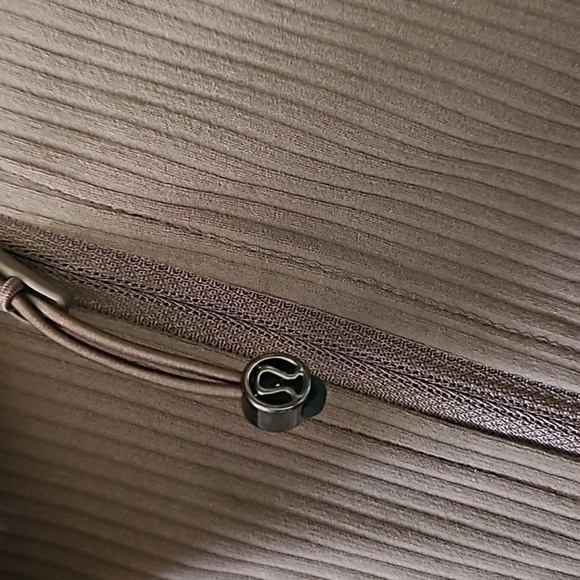 Lululemon Defined Cropped Jacket Ribbed Nulu - Size 10 - Picture 7 of 13